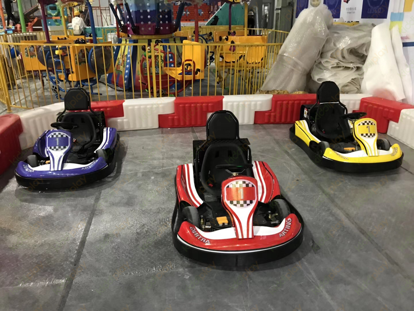 Apa aplikasi bahan cetakan roting ing lapangan karting?